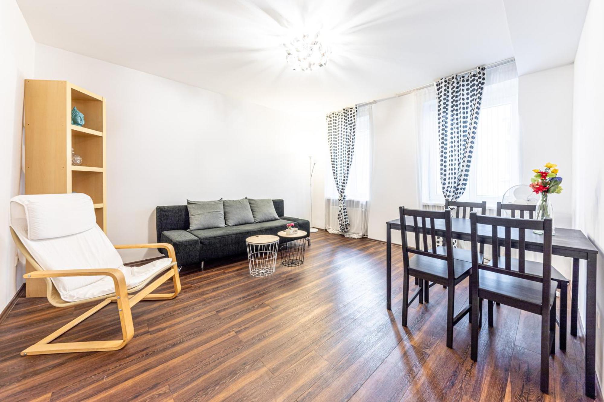 וינה Central & Affordable By Jr City Apartments מראה חיצוני תמונה